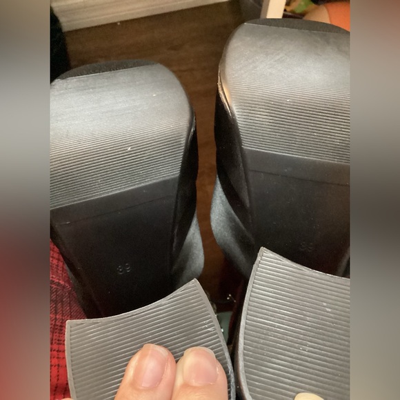 Black Silk Platforms Heels - Picture 4 of 9